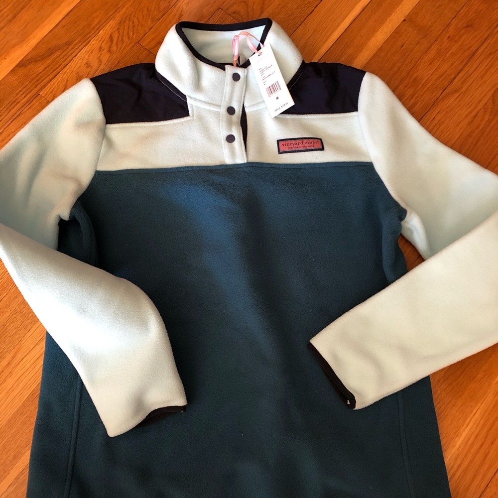 Multi color fleece from vineyard